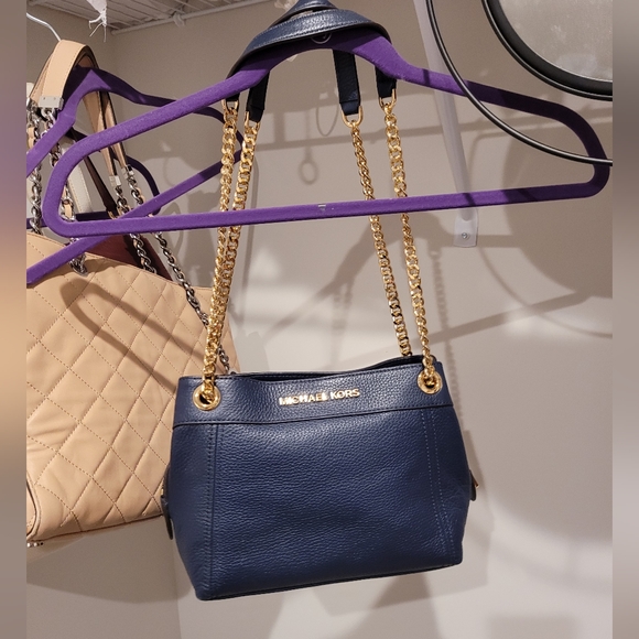 New MK Purse - Picture 3 of 5